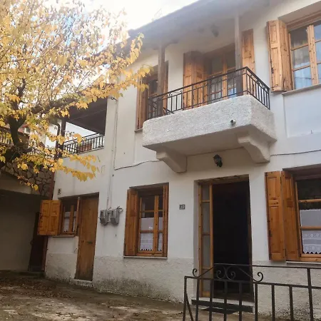 Theo Traditional House Villa