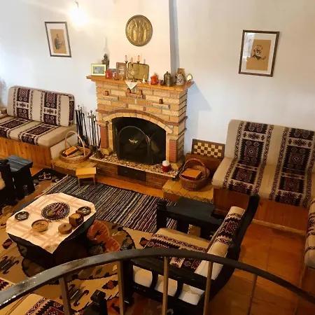 Theo Traditional House Villa *